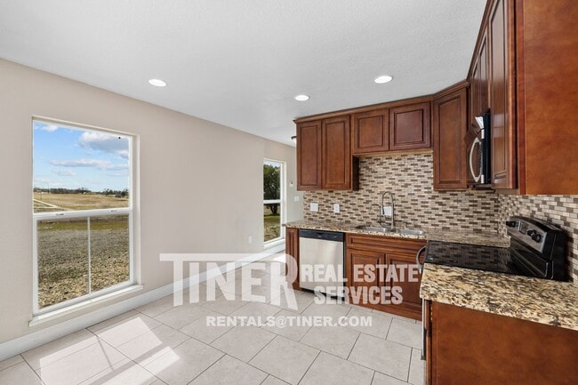 Building Photo - 4281 Silver Dove Way