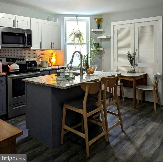 Building Photo - 1815 N 59th St