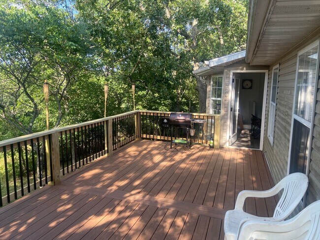 Building Photo - Furnished 4 Bedroom 3 Bath House in Kimberling City, MO with 2 car garage-Seasonal Lake View