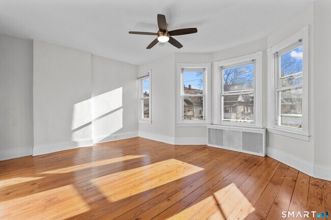 Building Photo - 394 Gregory St