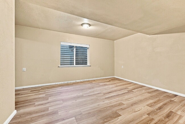 Building Photo - $3,245.95 with $300 Off The First Month's Rent, 5 Beds - 3.5 Baths, Single Family Home in Parker ...