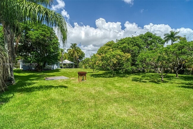 Building Photo - 216 SW 6th St