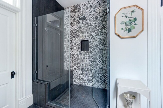 Building Photo - 415 Whitaker St