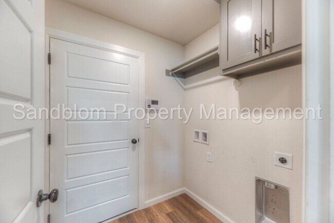 Building Photo - For Lease | East Tulsa - BA Schools | $189...