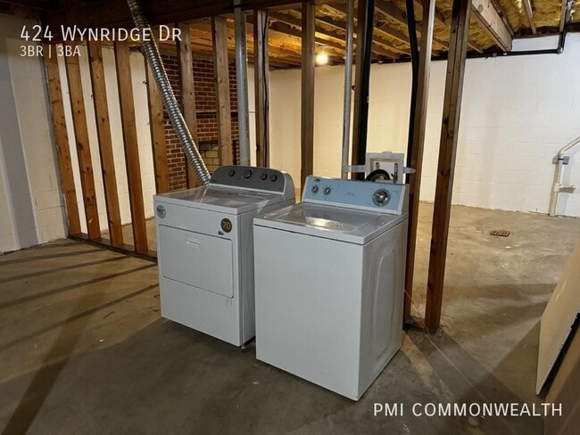 Building Photo - 424 Wynridge Dr
