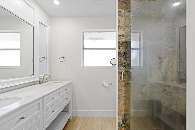 Building Photo - 486 NW 1st St