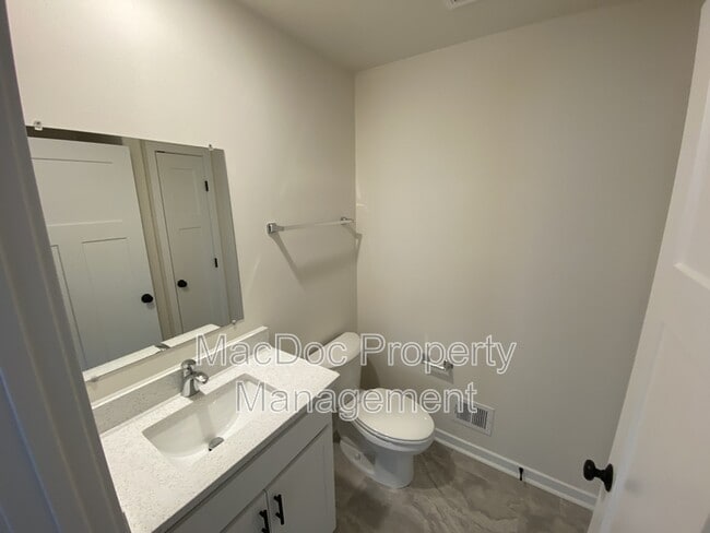 Building Photo - 54 Azalea Way