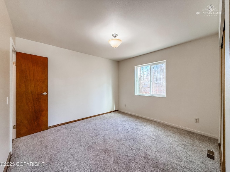 Building Photo - 8747 S Twilight Dr