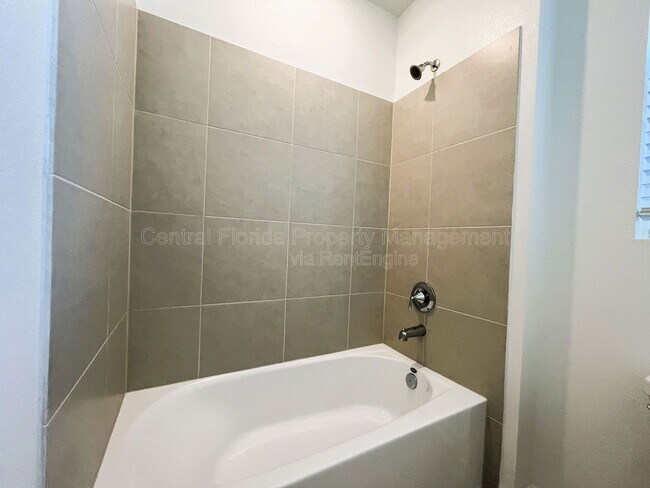 Building Photo - 2080 Rider Rain Ln