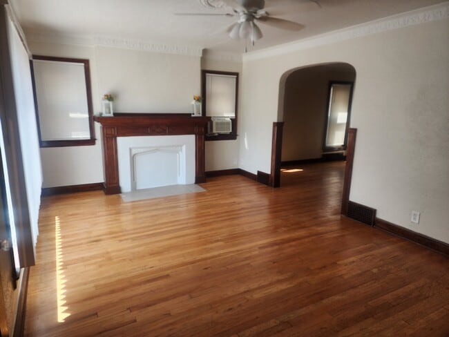 Building Photo - 17145-17147 Santa Rosa Dr