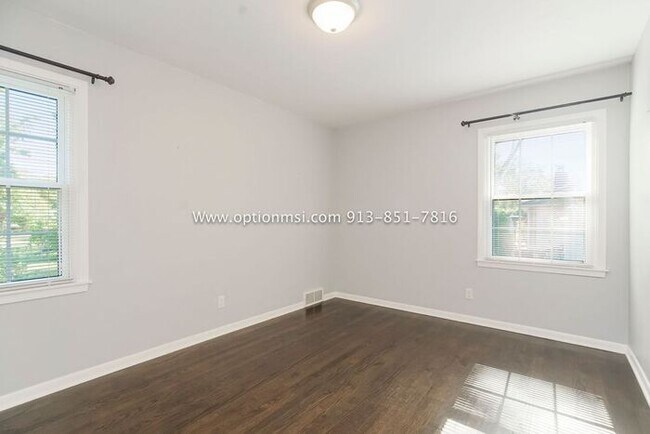 Building Photo - Fantastic four-bedroom ranch in the heart ...