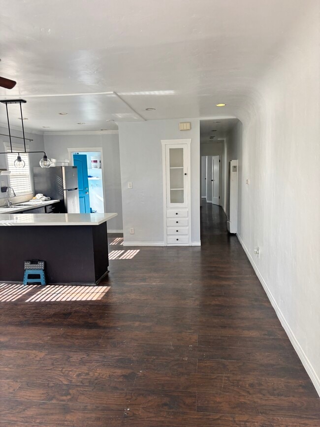 Building Photo - 5843 Haas Ave