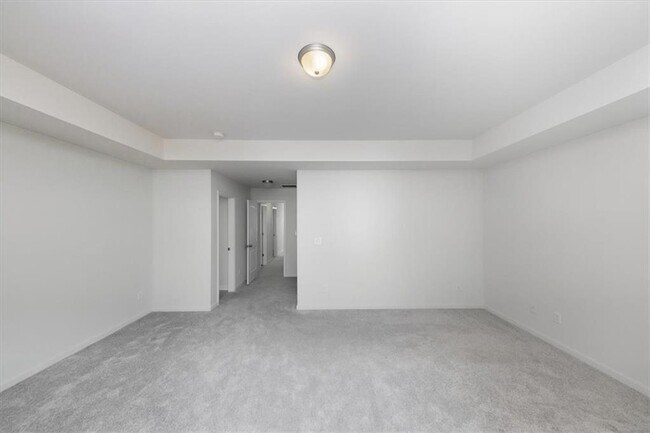 Building Photo - 541 Tulip Ln