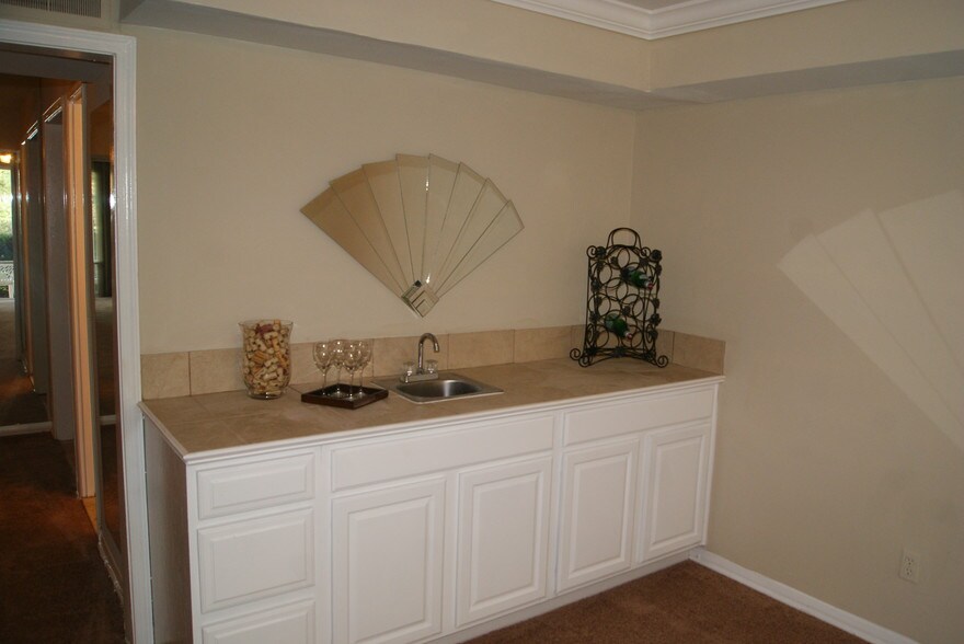 Building Photo - 7514 Spring Lake Dr