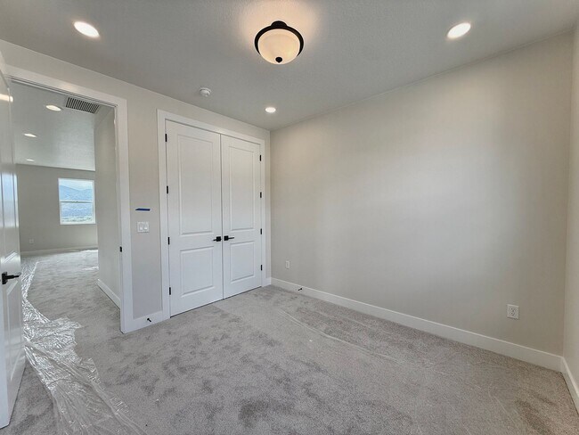 Building Photo - 2179 N Paradise Flt Ln