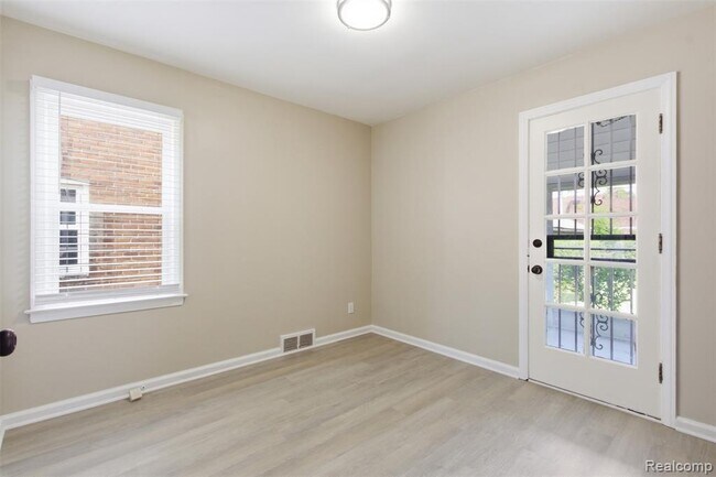 Building Photo - 9774 Manistique St
