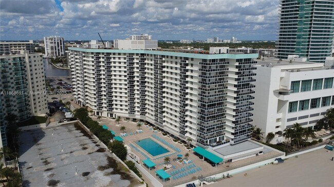 Building Photo - 3725 S Ocean Dr