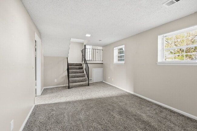 Building Photo - 2,595.95-  3 Bed, 1.5 Bath Home In Longmont with Great Backyard and In Unit Laundry!