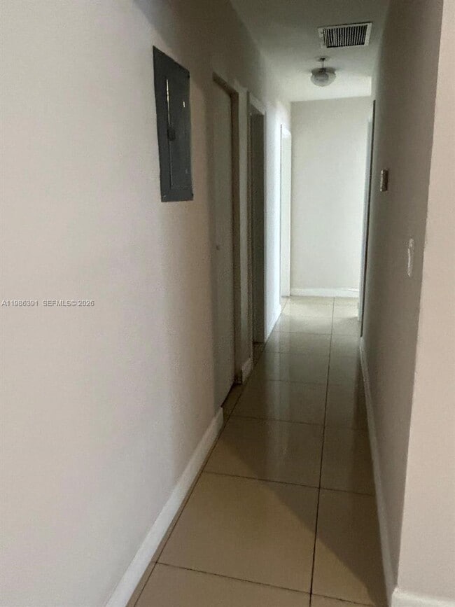 Building Photo - 7650 SW 10th Ct