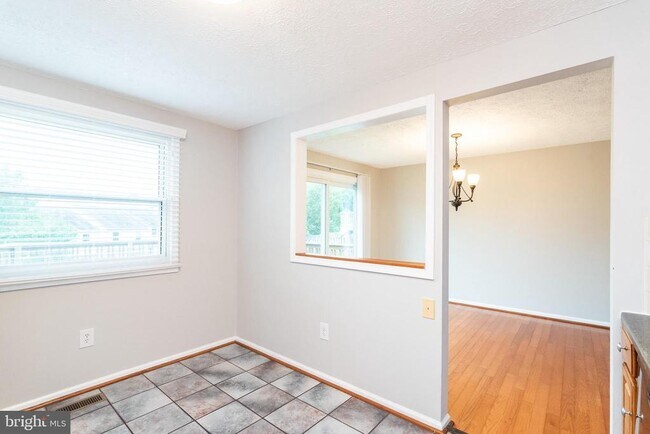 Building Photo - 3348 Raccoon Ct