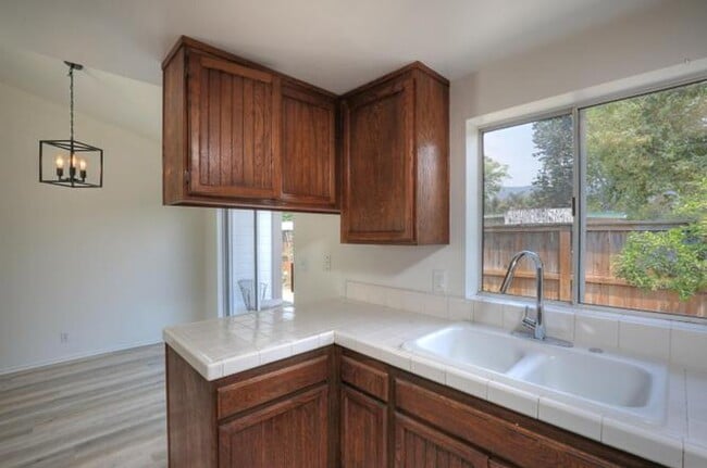 Building Photo - 6054 Ashley Pl