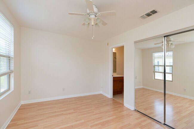 Building Photo - 3 Bedroom Townhome in the Escala Community of Mission Valley