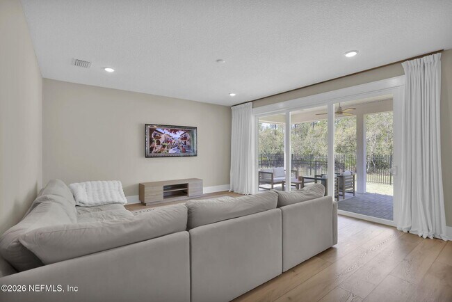 Building Photo - 202 Sutton Dr