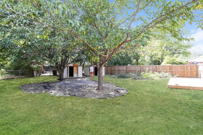 Building Photo - 441 NW Jayellen Ave