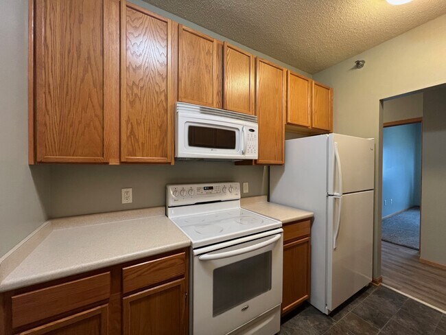 Building Photo - 2323 E Porter Ave