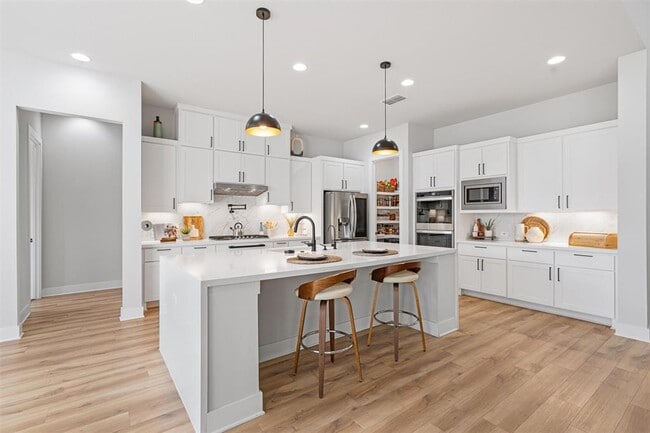 Building Photo - 264 Wellborn Rd