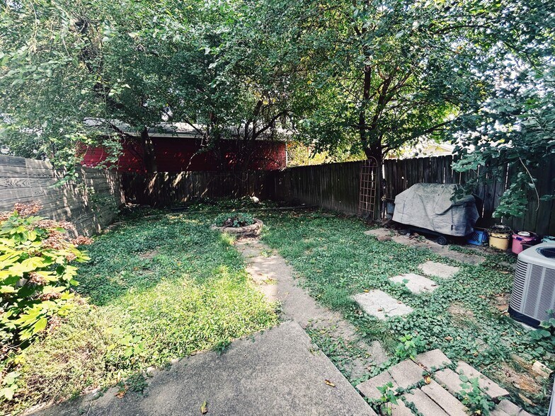 Building Photo - 319 S. Wenzel St.