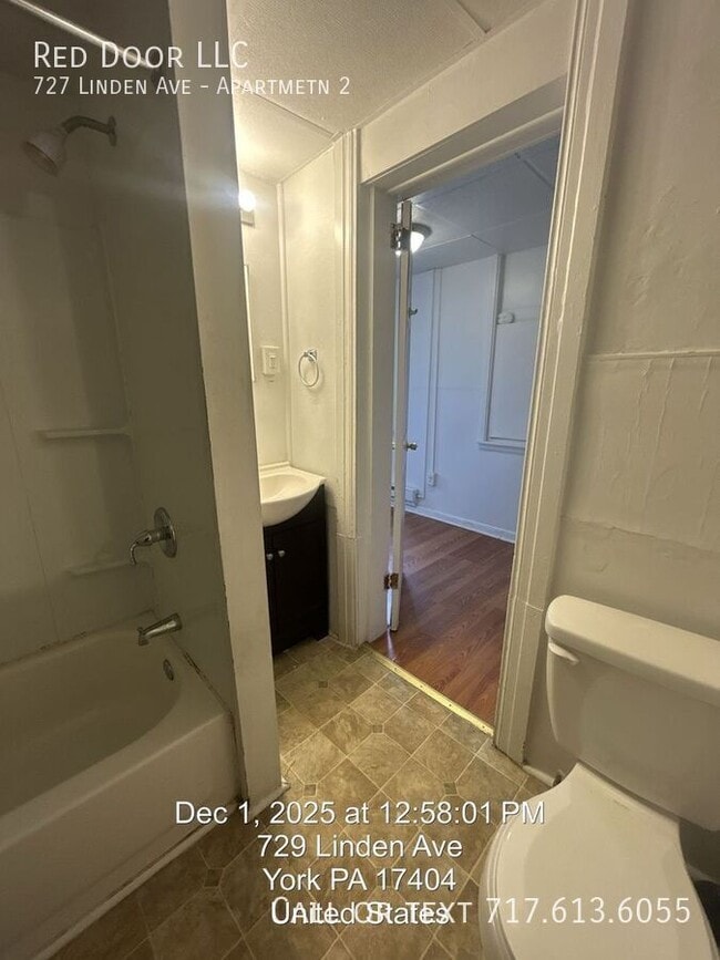 Building Photo - 727 Linden Ave