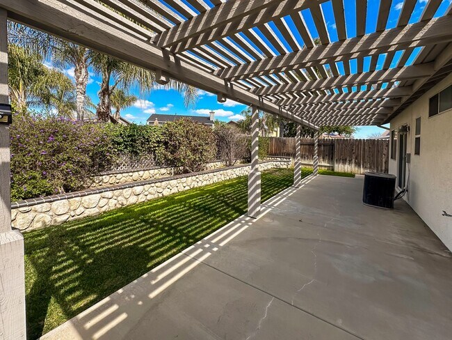 Building Photo - Single family home in Menifee!