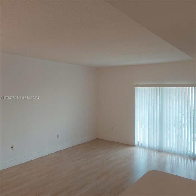 Building Photo - 50 Menores Ave