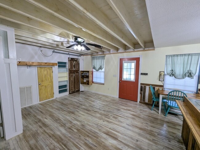 Building Photo - 3348 Lowery Dr