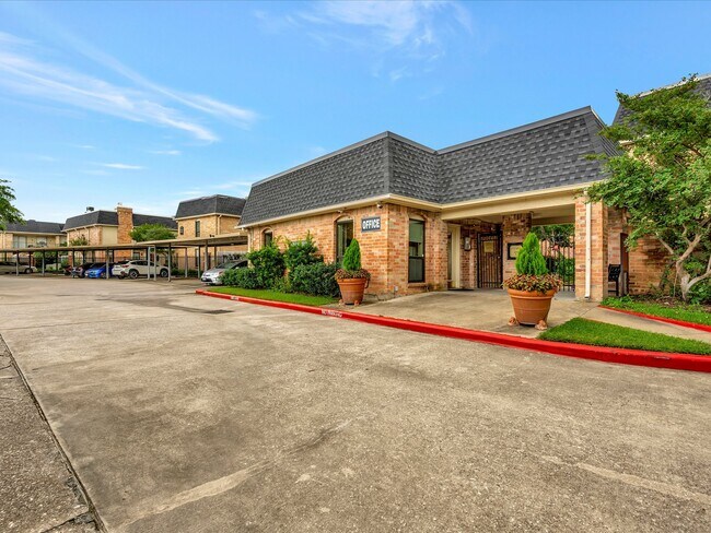 Building Photo - 1601 S Shepherd Dr
