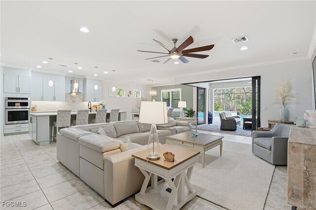 Building Photo - 11012 Castlereagh St