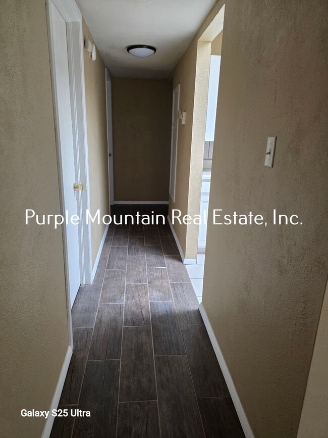 Building Photo - 1429 Walden Dr