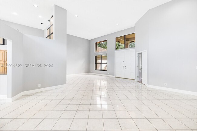 Building Photo - 1256 Manor Dr S