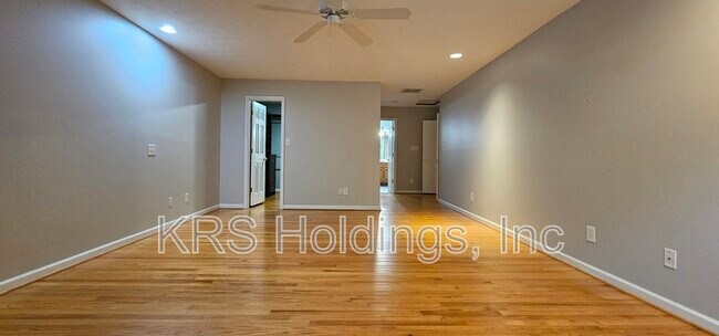 Building Photo - 215 Bayberry Ln