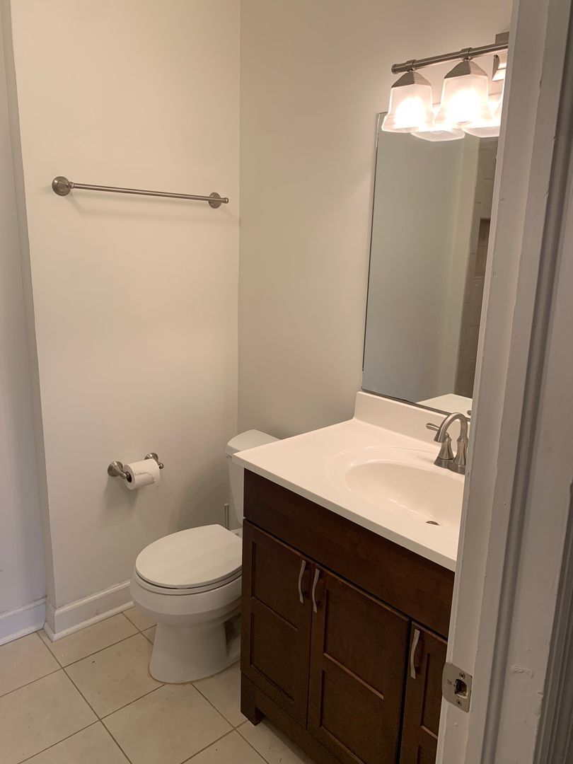 Building Photo - Super Cute One Level Home Across from New ...