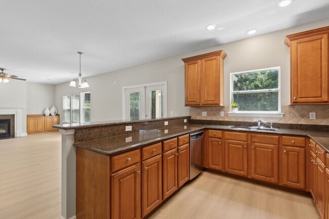 Building Photo - 85208 Sagaponack Dr
