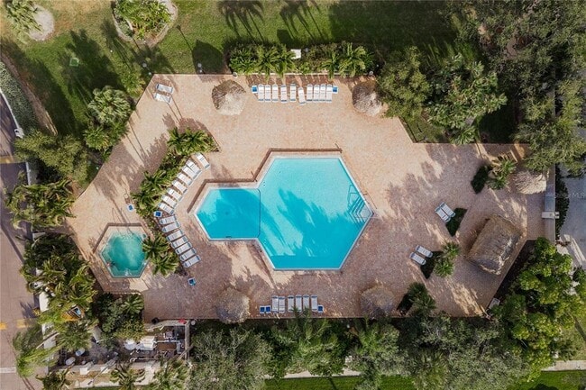 Building Photo - 320 Island Way