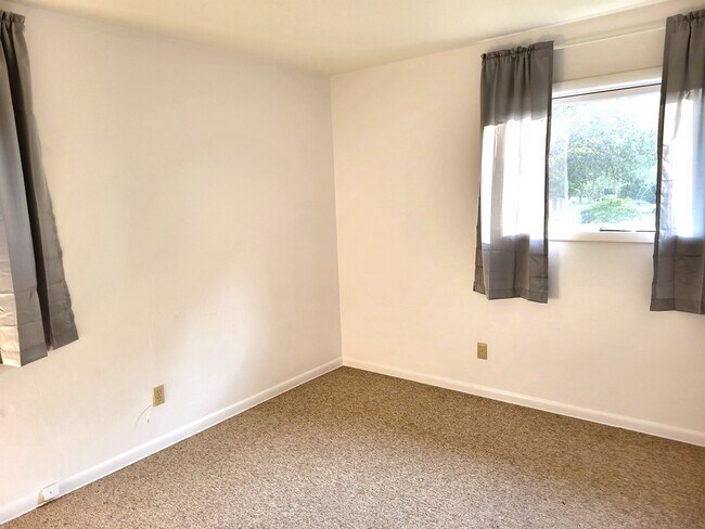 Building Photo - 609 Southland Ave