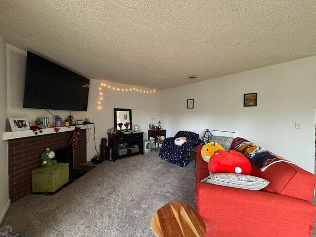 Building Photo - 2 Bedroom Condo Near WWU and Bus Line