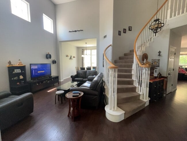 Building Photo - Spacious East Davis Home available in July!