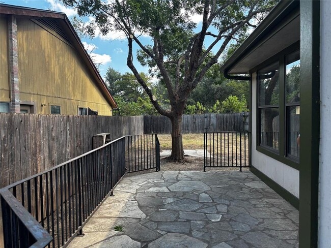 Building Photo - 12413 Deer Falls Dr