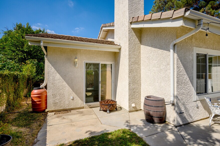 Building Photo - 27031 Benton Ct