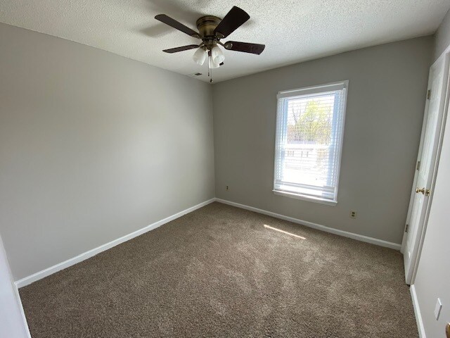 Building Photo - 7 Woodlea Ridge Ct