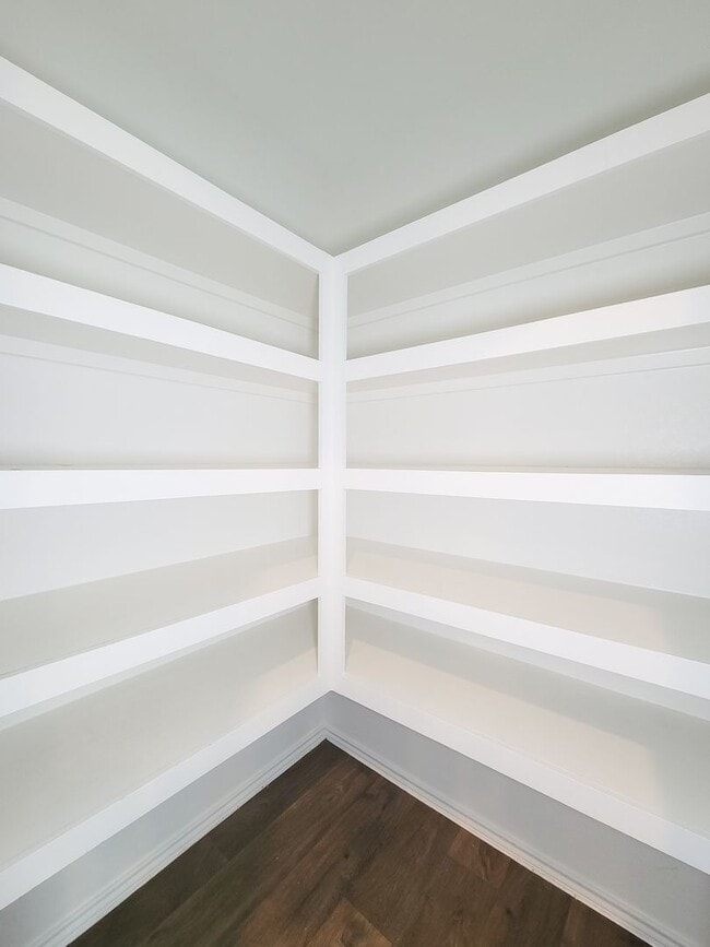 Building Photo - Welcome to your next home in the heart of Downtown Cleveland, Texas! This inviting 3-bedroom, 2-b...